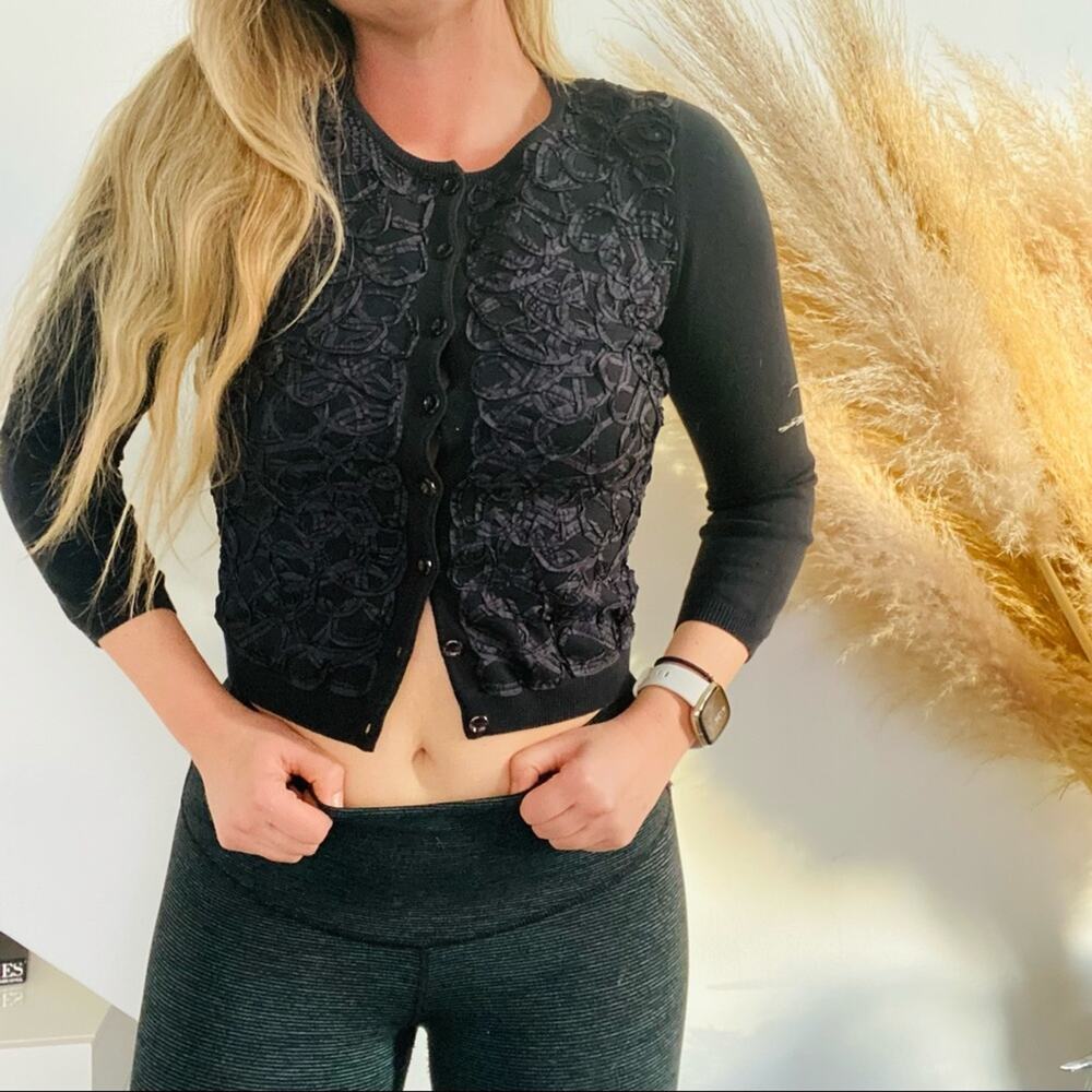 HWR MONOGRAM ANTHROPOLOGIE Black Ribbon Swirls Cardigan Button Crop Sweater S